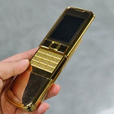 Καλή τιμή. 2G GSM Δύο SIM Bluetooth Νέο κλασικό 8800 Slider κινητό τηλέφωνο 2.4inch οθόνη σε απευθείας σύνδεση